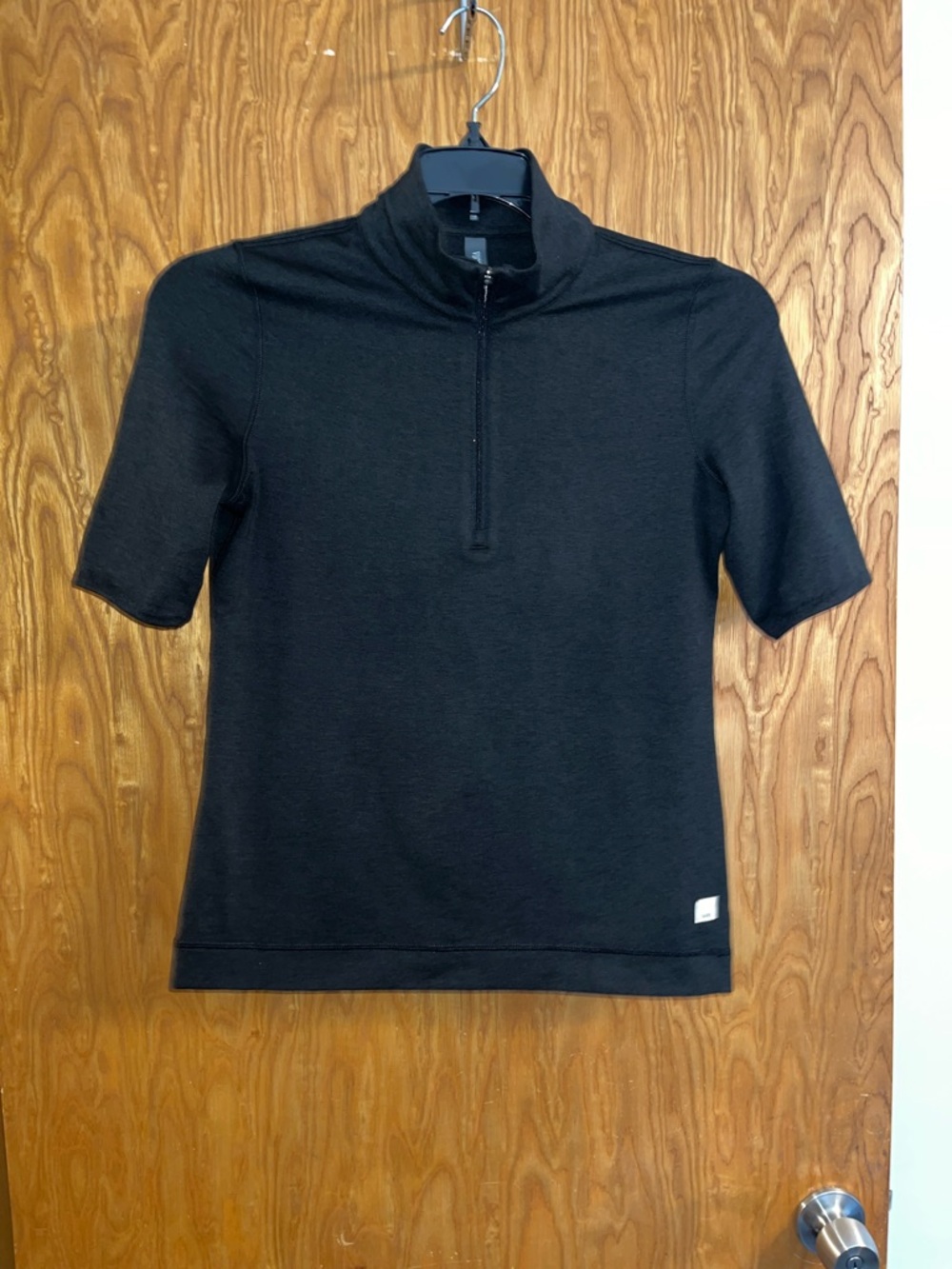 Vuori Black Short Sleeve Top with Logo Tag